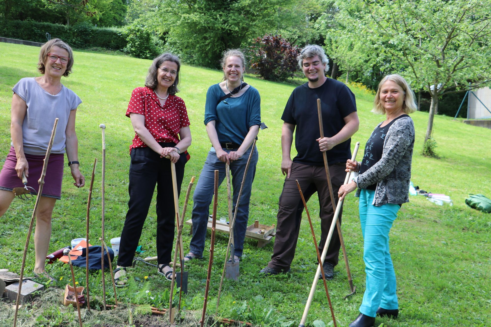 Künftige Erzieher*innen lernen gärtnern