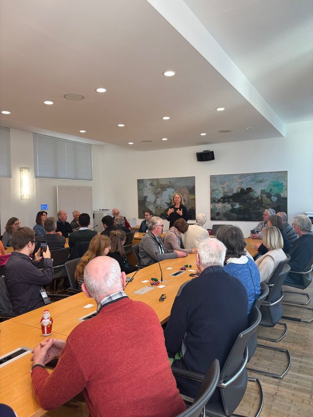 Alt und Jung entdecken die Politik live im Bayerischen Landtag